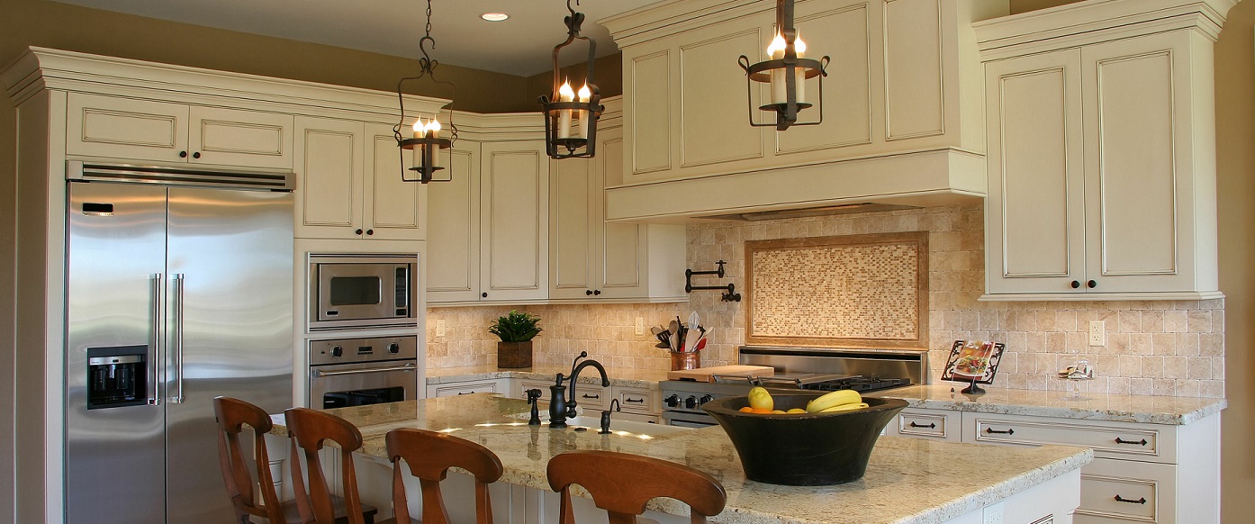 Traditional kitchen remodel with custom cabinetry by Bartow Builders